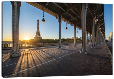 Pont De Bir-Hakeim And Eiffel Tower At Sunrise, Paris, France Canvas Art Print - Famous Buildings & Towers