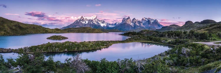 Lake Pehoé In Torres Del Paine National Park, Chile