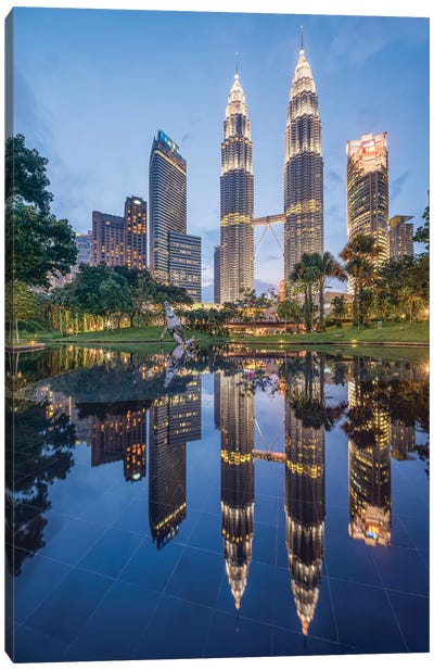 Petronas Towers At Night, Kuala Lumpur, Malaysia Canvas Art Print - Jan Becke