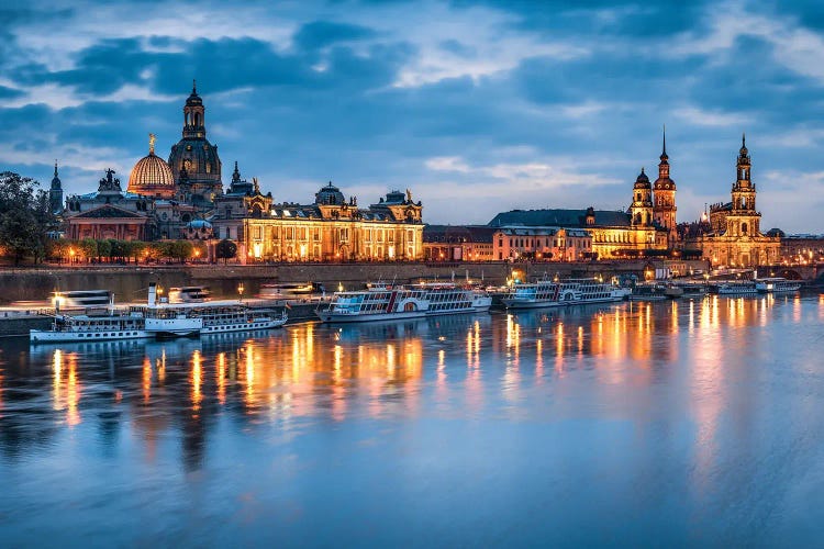 Dresden skyline at night