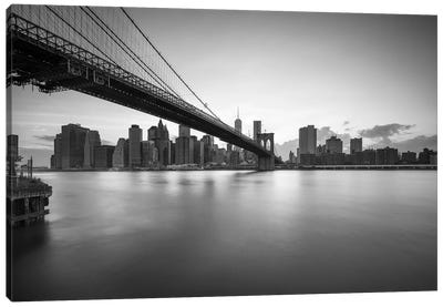Brooklyn Bridge black and white Canvas Art Print - City Sunrise & Sunset Art