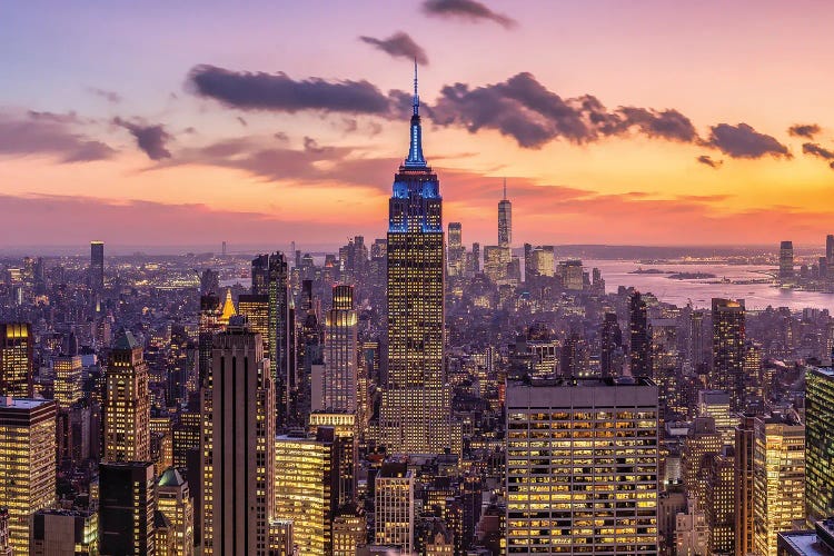 Empire State Building at sunset, Midtown Manhattan, New York City, USA