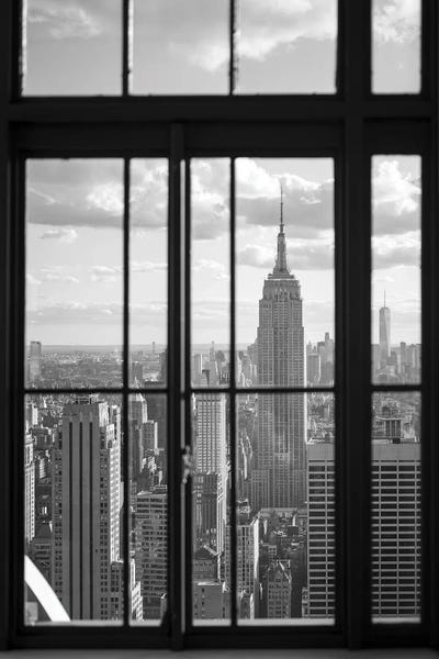Empire State Building in black and white