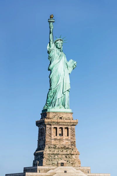 Sculptures & Statues: Statue Of Liberty On Liberty Island by Jan Becke