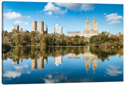The Lake In Central Park, Midtown Manhattan, New York City Canvas Art Print - Central Park
