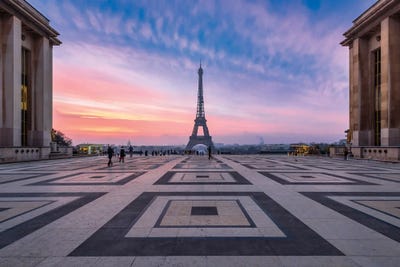 Place Du Trocadéro And Eiffel Tower At Sunrise, Paris, France by Jan Becke art print