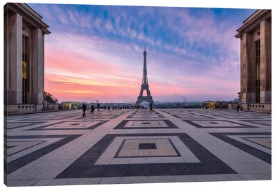 Place Du Trocadéro And Eiffel Tower At Sunrise, Paris, France Canvas Art Print - Paris Photography