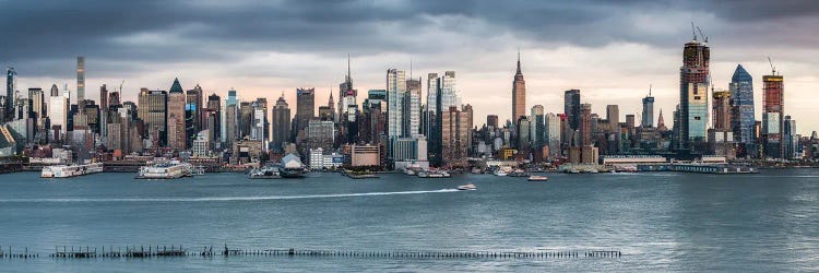 Manhattan Skyline Panorama Along The Hudson River, New York City, Usa