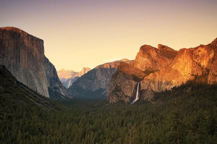 Yosemite Valley Sunset, Usa