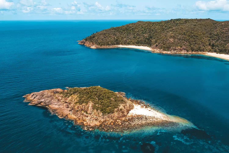 Pristine Queensland Island Aerial