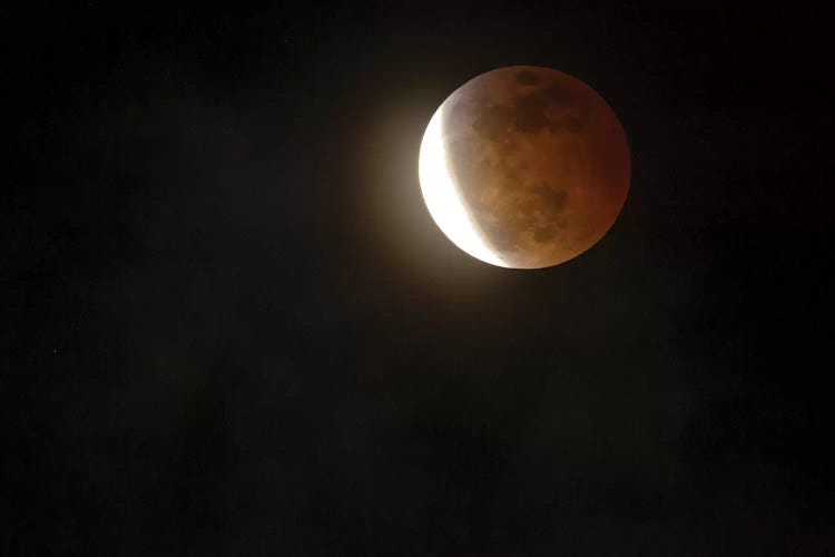 Usa, California, San Luis Obispo County. Full Blood Moon Lunar Eclipse.