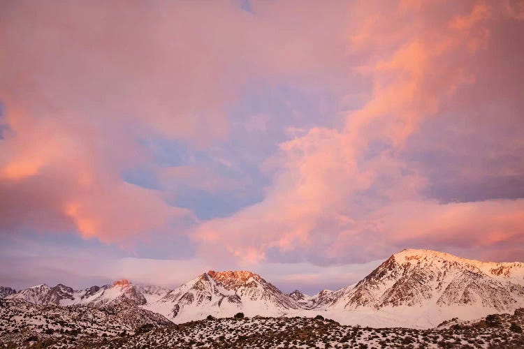 USA, California, Sierra Nevada Range. Sunrise on mountains II