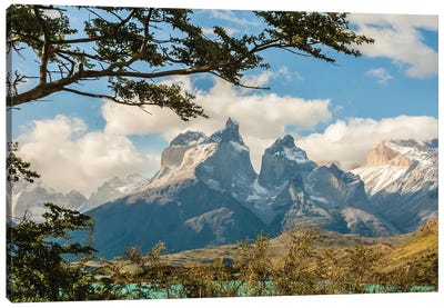 Chile, Patagonia. Lake Pehoe and The Horns mountains. Canvas Art Print