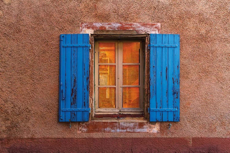 France, Provence, Roussillon. Blue window shutters. and wall. 