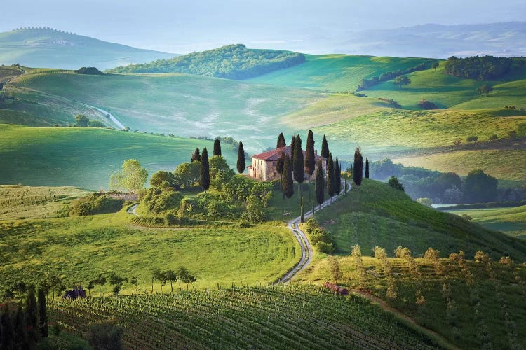 Italy, Tuscany, Val d'Orcia. Landscape with Podere Belvedere house. 