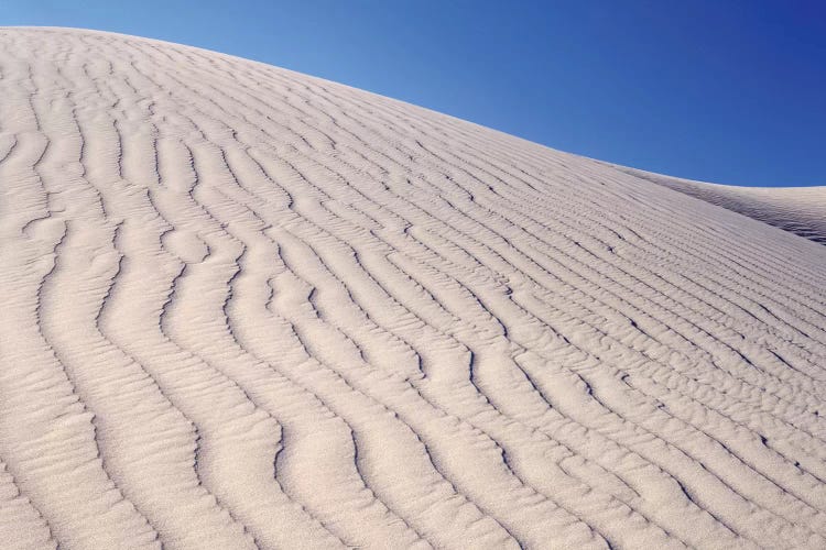 USA, California, Death Valley National Park. Sand dune patterns at Eureka Sand Dunes.