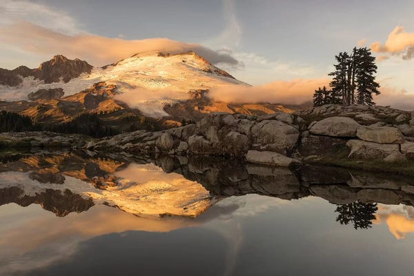 USA, Washington. Mt. Baker reflects in lake.