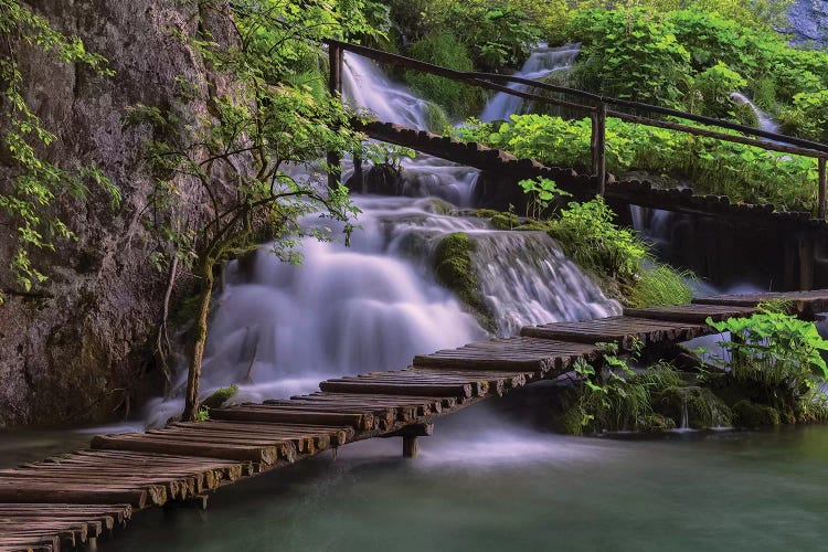 Croatia, Plitvice Lakes National Park. Scenic Of Waterfall And Wooden Walkway.