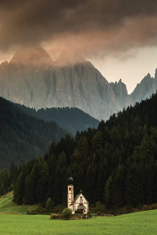 Italy, Alps, Dolomites, Val di Funes. Villnößtal. St. Johann in Ranui I