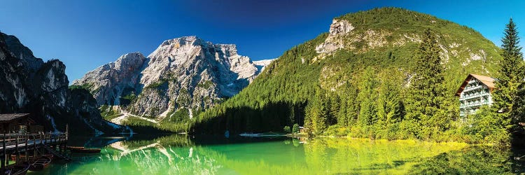 Italy, Alps, Prags Dolomites, Mountains. Pragser Wildsee / Lago Di Braies, I