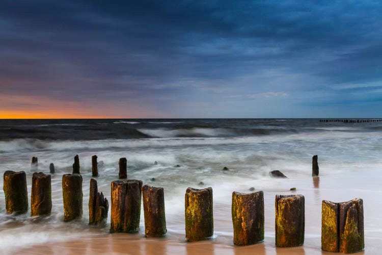 Poland, Baltic Sea, Dziwnow, Sunset V