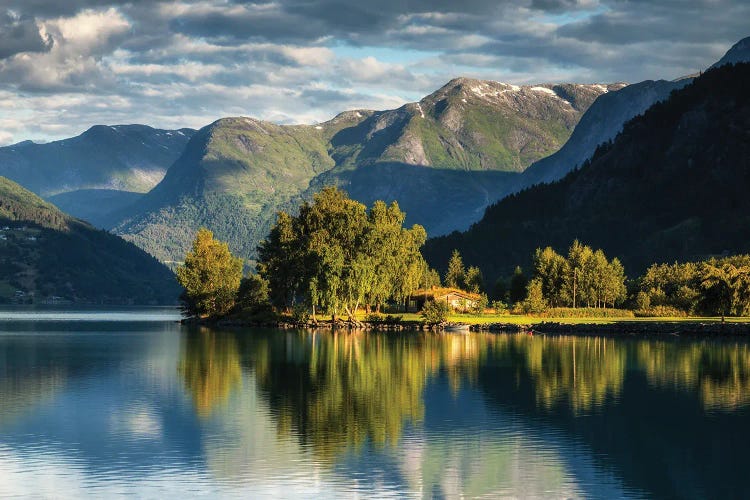 Hjelle, Oppstrynsvatnet Lake, Norway