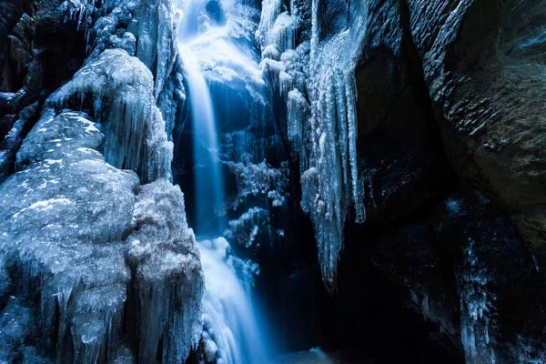 Czech Republic, Adršpach-Teplice Rocks, Waterfall With Ice