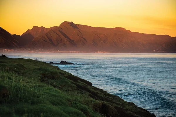 Hawaii: Beauty Of Maui by Lucas Moore