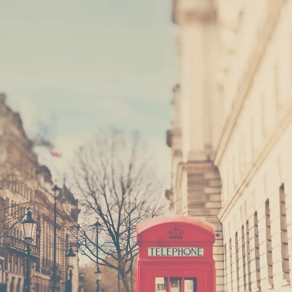 Vintage Styled Photography: On The Streets Of London by Laura Evans