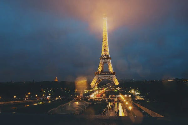 Paris Photography: All Lit Up by Laura Evans