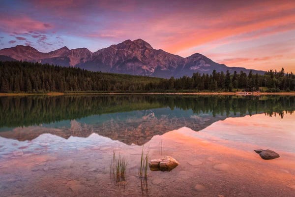 Alberta: Patricia Lake Glory by Sergio Lanza