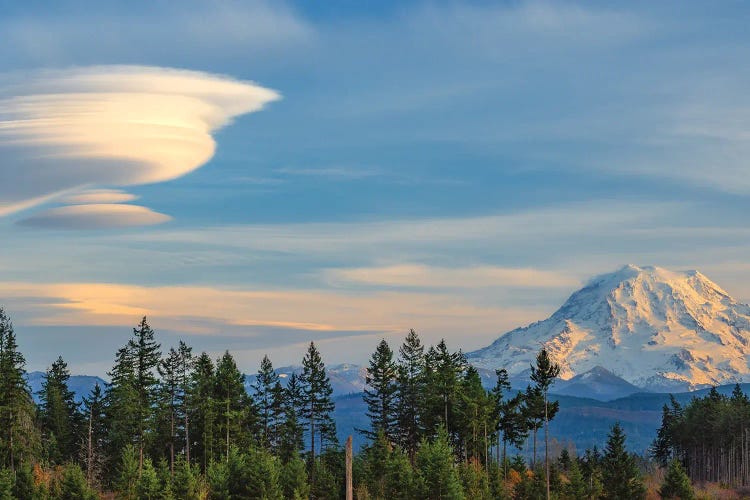 Rainier With Linticular Clouds