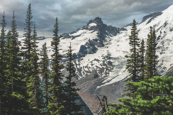 Washington: Peaks And Glaciers by Louis Ruth