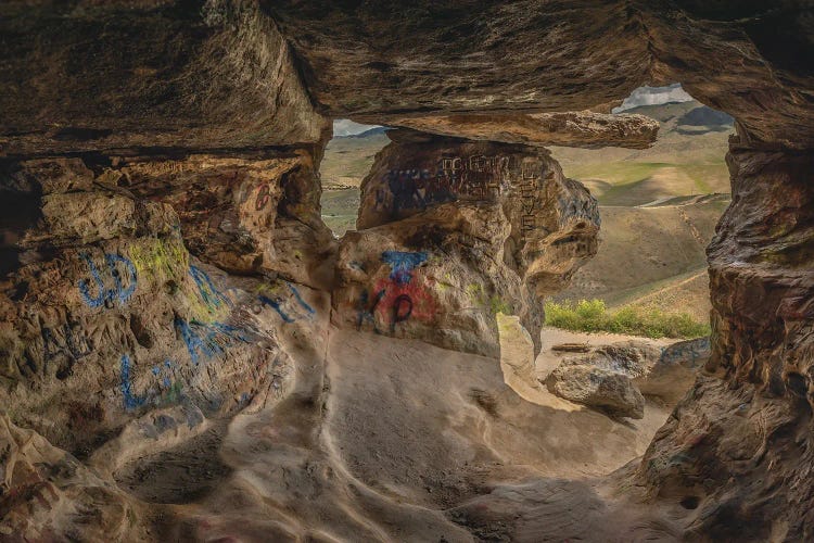 Table Rock Caves, An Outward Look