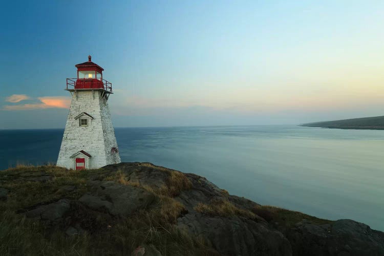 Lighthouse, Long Island, Bay Of Fundy, Canada