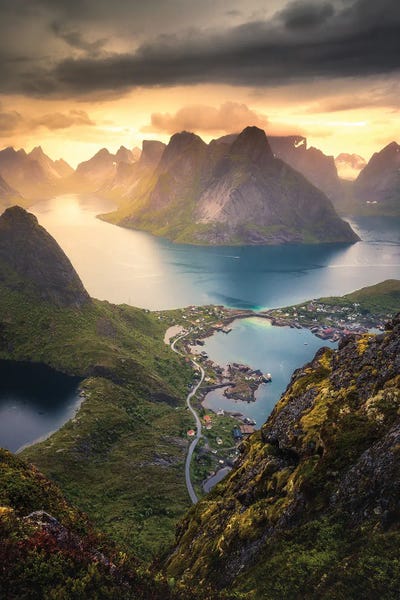 Reinebringen by Lauri Lohi canvas print