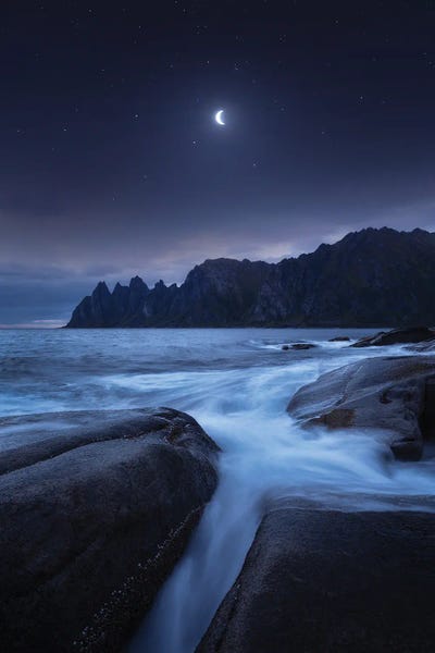Lauri Lohi: Tungeneset Moon by Lauri Lohi