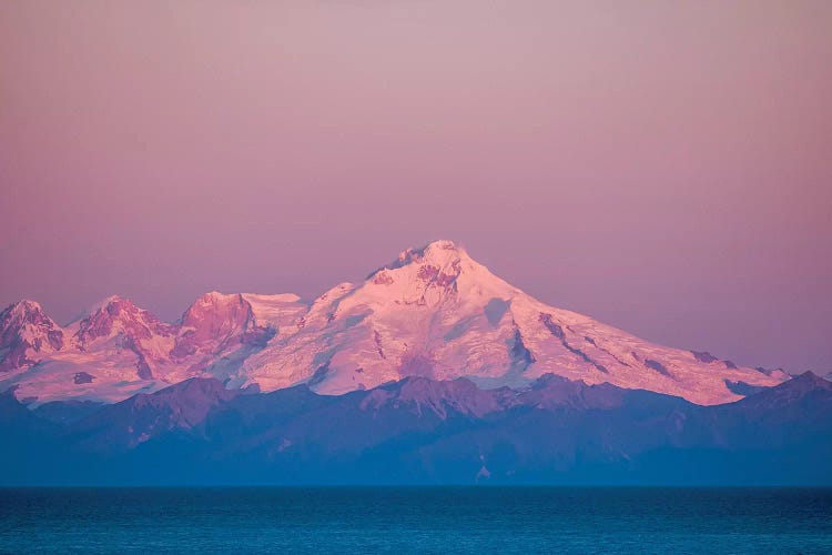 Mount Redoubt, Lake Clark National Park and Preserve, Alaska, USA.