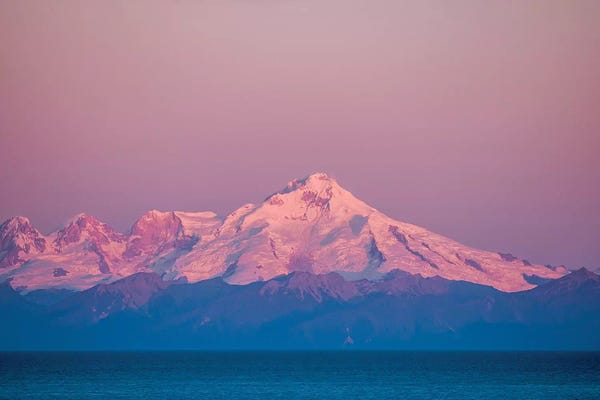 Mount Redoubt, Lake Clark National Park and Preserve, Alaska, USA.