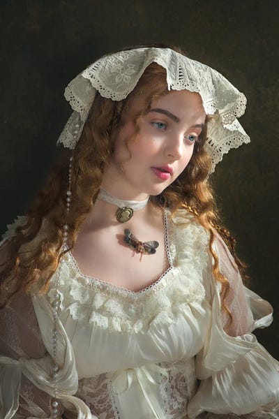 Accessories: Scamandra Casnatea by Michaela Durisova