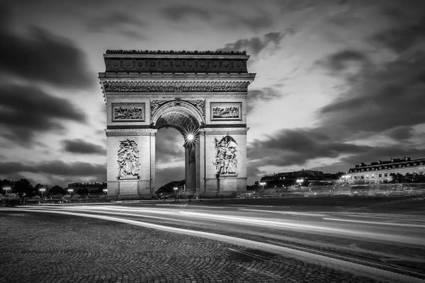 Paris Photography: Paris Arc De Triomphe - Monochrome by Melanie Viola