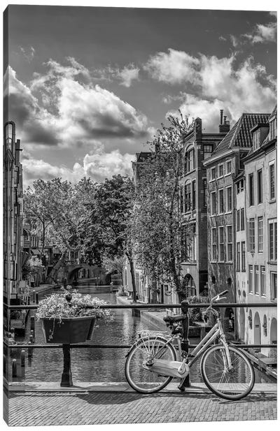 Utrecht Oudegracht With View In Southern Direction - Monochrome Canvas Art Print - Melanie Viola
