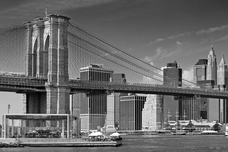 Manhattan Skyline & Brooklyn Bridge