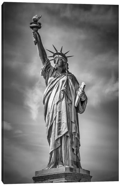 New York City Statue Of Liberty Canvas Art Print - Melanie Viola