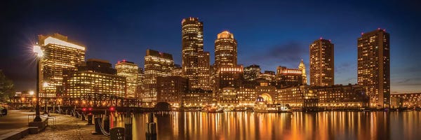Boston Fan Pier Park & Skyline In The Evening | Panoramic