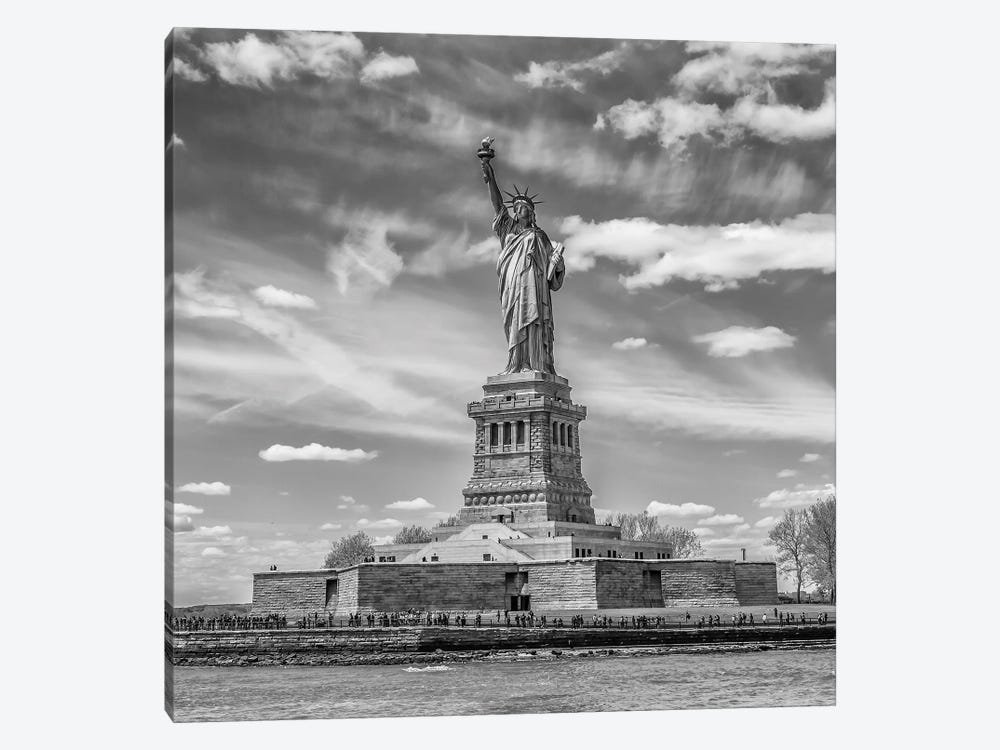 NYC Statue Of Liberty by Melanie Viola 1-piece Canvas Artwork