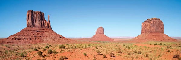 Utah: Fascinating Monument Valley | Panoramic View by Melanie Viola