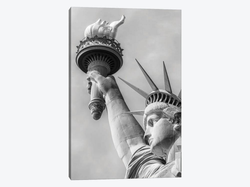 New York City Monochrome Statue Of Liberty by Melanie Viola 1-piece Canvas Art Print