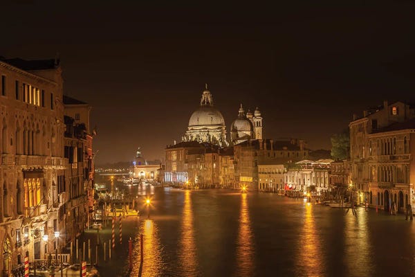 Venice Canal Grande With Santa Maria Della Salute