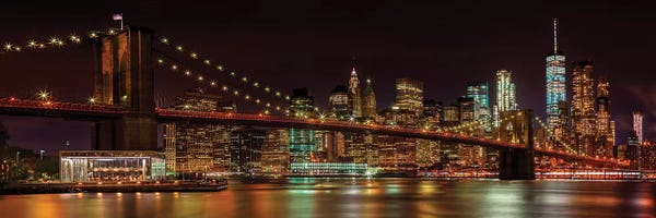 Manhattan Skyline & Brooklyn Bridge Idyllic Nightscape